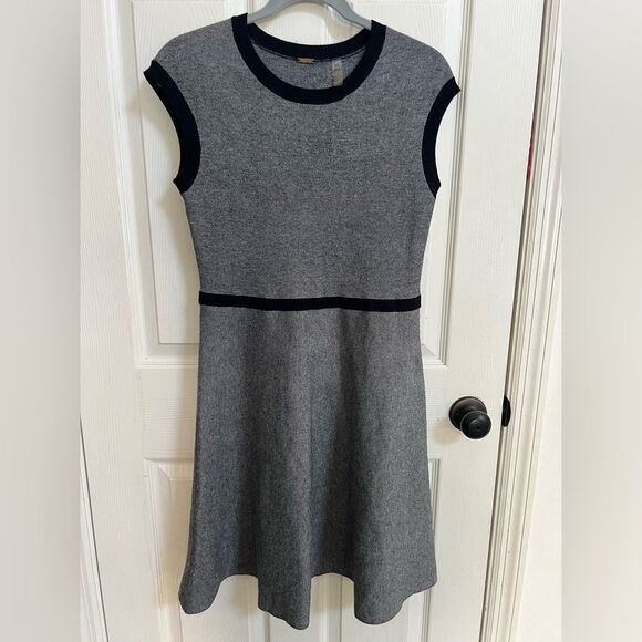 T Tahari Elegant Gray Sleeveless Dress, Academia - Picture 1 of 5